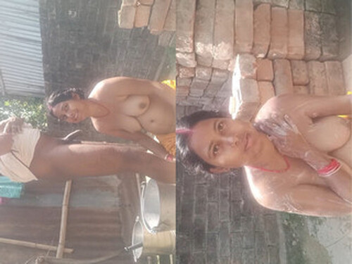 Indian Vlg Wife Bathing and Blowjob (Updates)