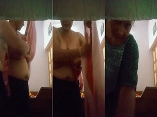 Horny Indian Wife Shows Boobs and Bathing part 2