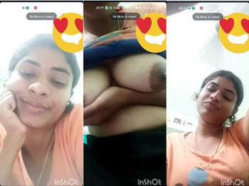 Cute Indian Girl Shows Her Boobs On VC