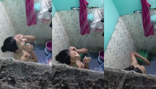 Sexy Indian Girl Bathing Capture