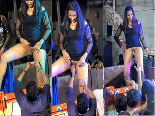 Indian Randi Shows Pussy