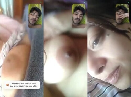 Cute Indian Mall Shows Boobs On VC For Lover