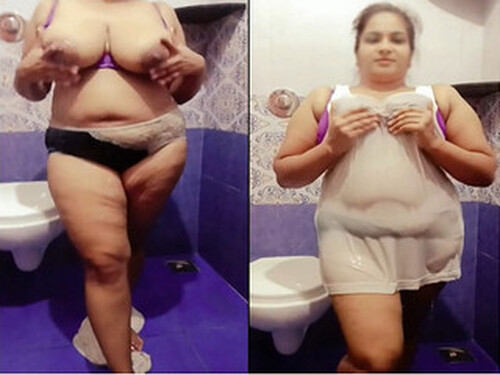 Sexy Indian Wife Shows her Big Boobs