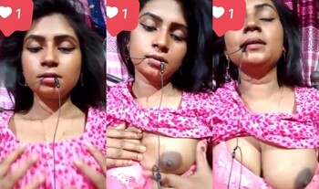 Sexy Indian Mal Shows Boobs and Fingering Part1