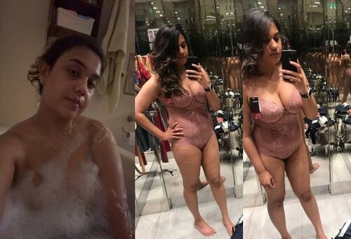 Sexy Indian Girl Shows Her Boobs