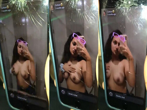 Cute Indian Mall Record Her Selfie