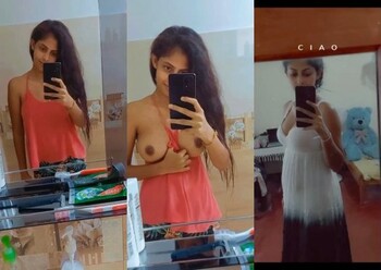 Hot Indian Mal Shows Boobs