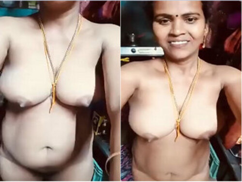 Sexy Indian Bhabhi Shows Nude Body