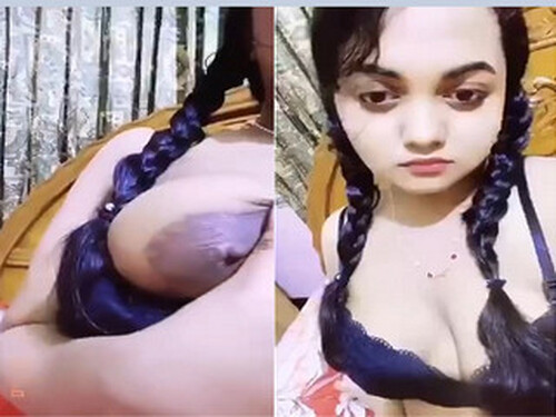 Horny Indian Vlg Girl Shows Boobs