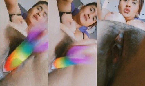 Horny Indian Mal Masturbating