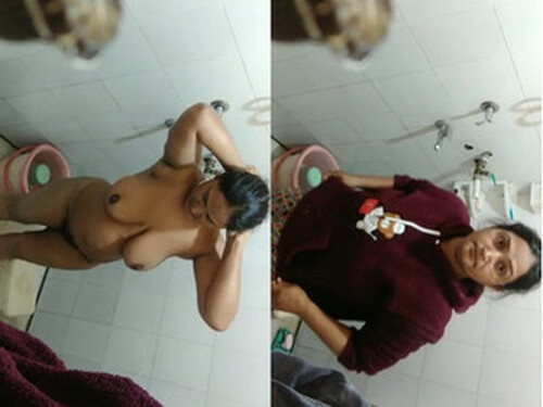 Horny Punjabi Bhabhi Shows Her Nude Body and Pissing Part 3