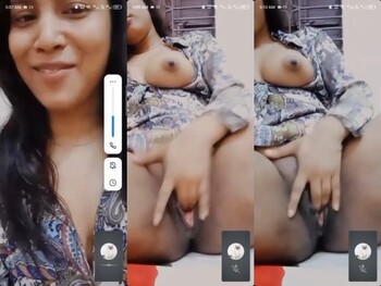 Horny Indian Mal Shows Boobs and Fingering
