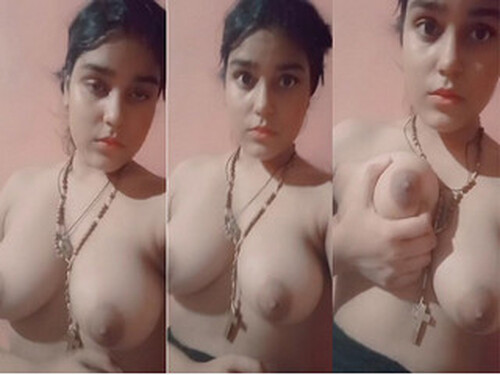 Cute Indian Girl Shows Boobs