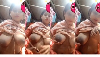 Horny Indian Vlg Bhabhi Shows her Big Boobs