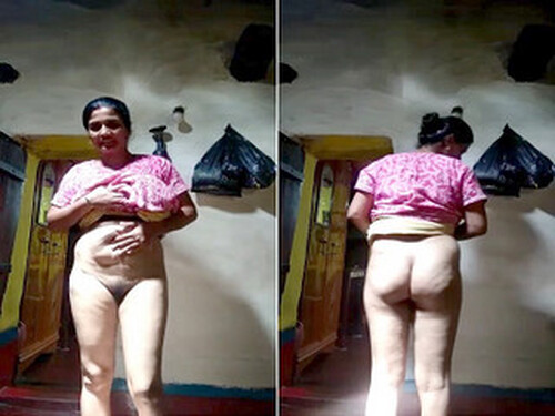 Indian Bhabhi Shows Her Ass and Pussy