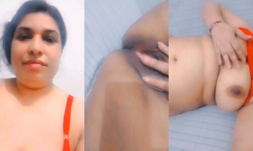 Horny Indian Bhabhi Shows her Nude Body