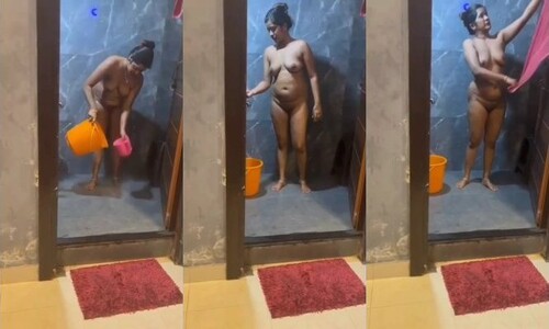 Sexy Mallu Paid Randi Bathing