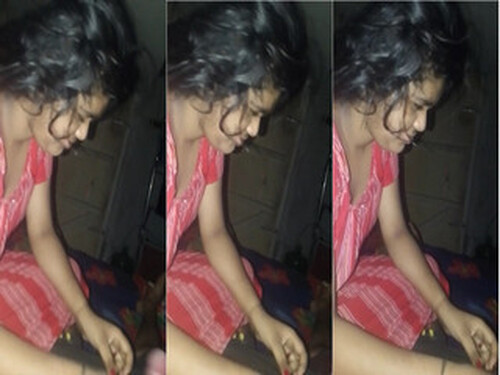 Horny Indian Wife Play With Dick