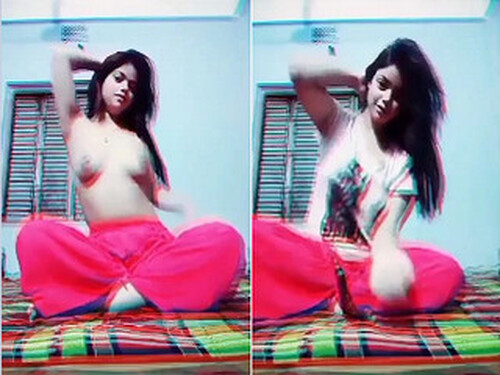 Cute Indian mall Shows Boobs