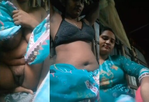 Sexy Indian Vlg Girl Shows Boobs and Pussy