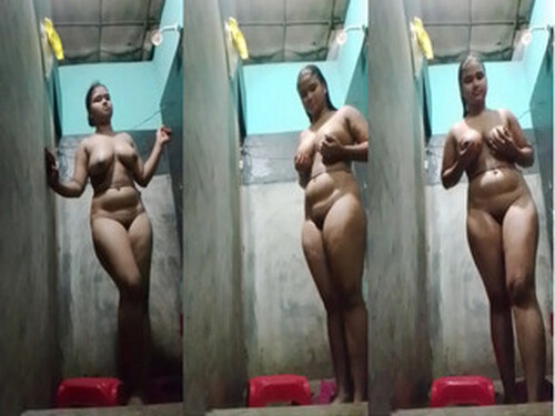 Sexy Indian Girl Bathing