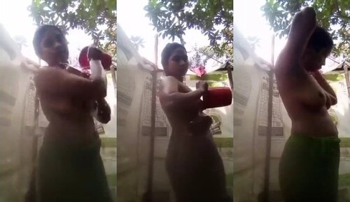 Indian Vlg Girl OutDoor Bathing
