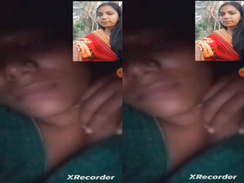 Indian Vlg Girl Shows Boobs on VC Part 2