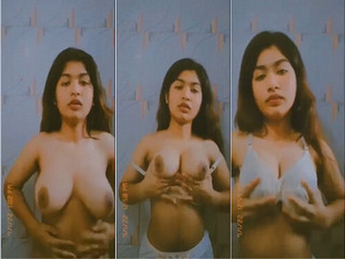 Horny Indian Girl Shows her Boobs Part 1
