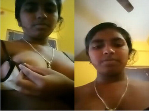 Sexy Tamil Girl Shows Boobs