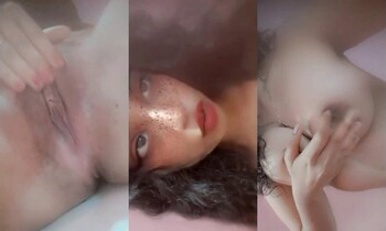 Horny Indian Girl Shows her Boobs and Pussy