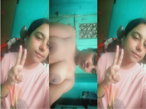Cute Indian girl Shows Boobs
