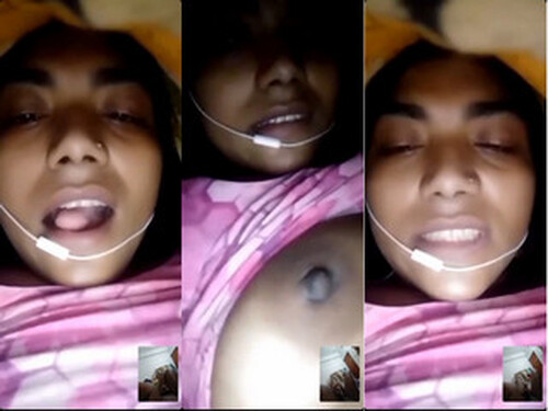 Indian Vlg Girl Shows her Boobs