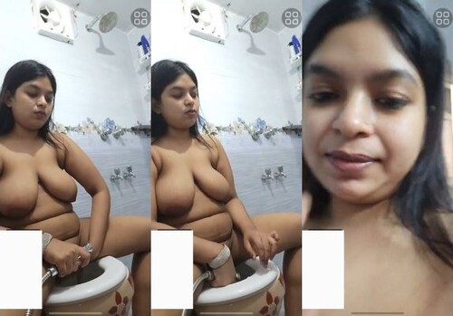 Sexy Indian Mal Shows her Nude Body