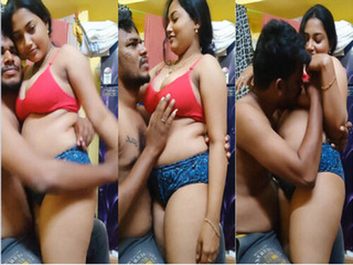 Super Sexy Indian Mall Boobs Sucking
