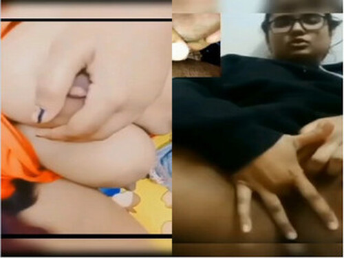 Horny Indian Girl Fingering