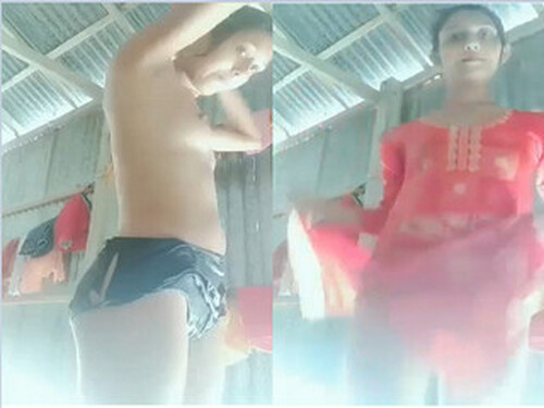 Sexy Indian Girl Bathing