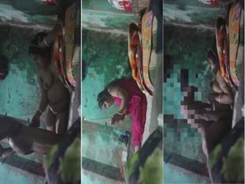 Horny Indian Bhabhi Handjob and Fucking