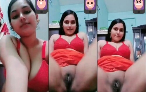 Cute Indian Girl Shows Pussy
