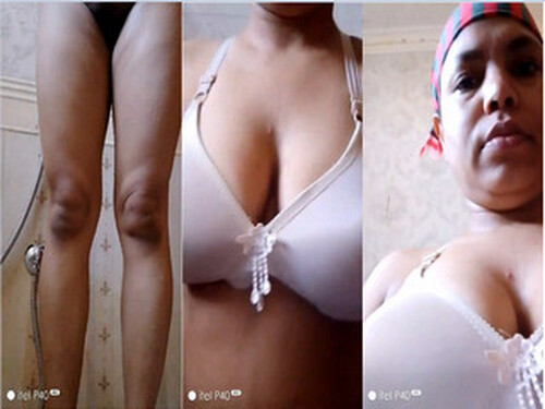 Horny Indian Bhabhi Shows Boobs and Pussy