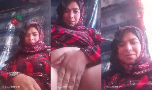 Indian Aunty Shows Pussy On VC