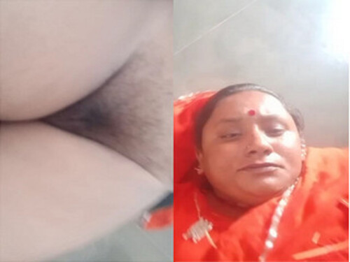 Indian Wife Shows Her Pussy