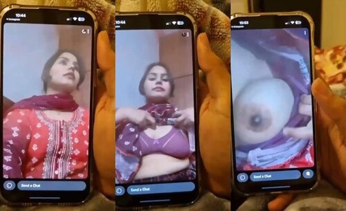 Cute Indian Girl Shows her Boobs On VC