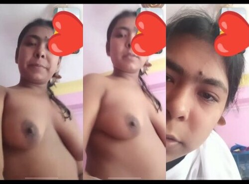 Cute Indian Girl Shows her Boobs