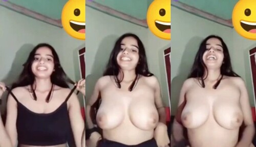 Beautiful Cute Sexy Indian Gf Showing Her Bigboobies