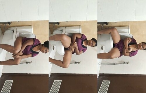 Indian Girl Shows Boobs and Pussy