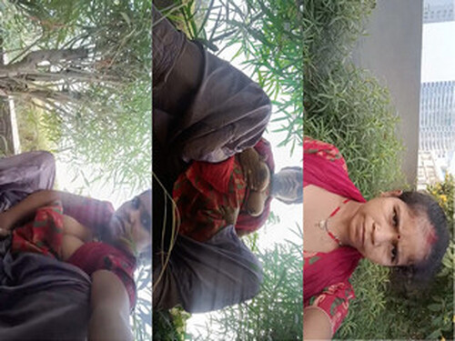 Indian Bhabhi Shows Boobs and Pussy (Updates)