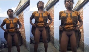 Indian Tamil Shows Her Pussy