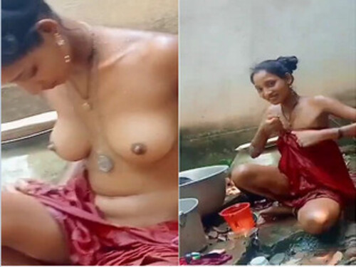 Cute Indian Girl OutDoor Bathing Record By Lover