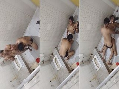 Indian Cpl Romance and Fucking In Bathroom