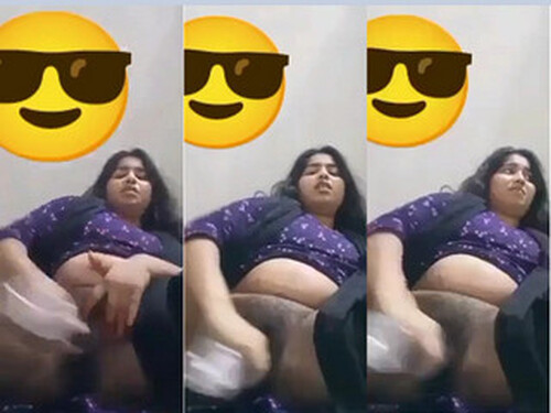 Horny Indian Girl Masturbating